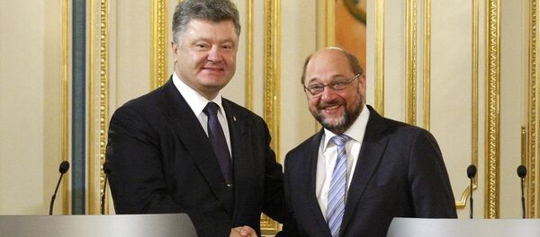 Martin Schulz & Pyotr Poroşenko - Sputnik Türkiye