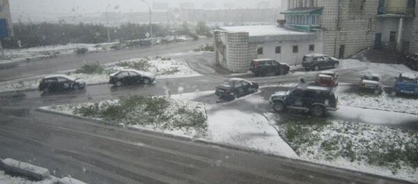 Rusya’nın kuzeyindeki Vorkuta kentinde kar yağdı. - Sputnik Türkiye