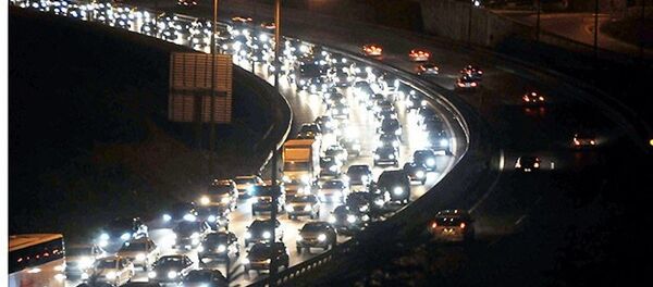 TEM otoyolunda bayram yoğunluğu TEM otoyolunda bayram yoğunluğu - Sputnik Türkiye
