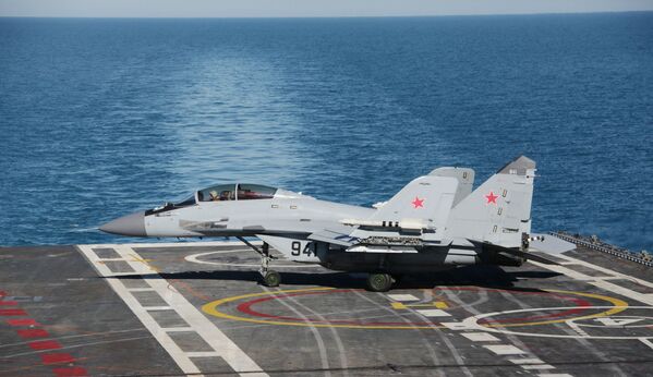 MiG-29KUB çok maksatlı gemi savaş uçağı - Sputnik Türkiye