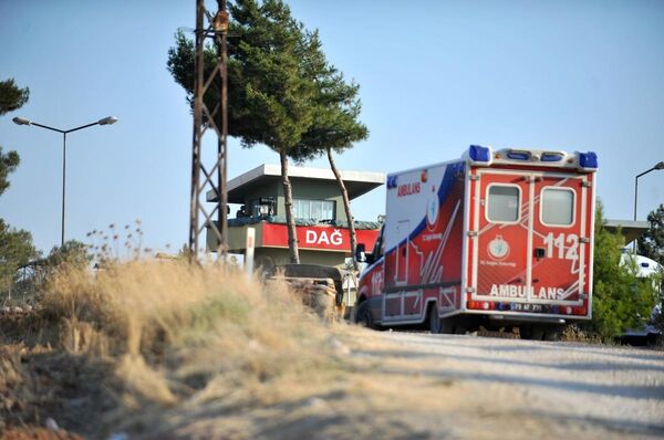 Kilis'te, Suriye tarafından açılan ateş sonucu 1 astsubay şehit oldu, 2 uzman çavuş yaralandı.  - Sputnik Türkiye