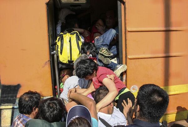 Balkanların büyüyen sorunu: Kaçak göçmenler - Sputnik Türkiye