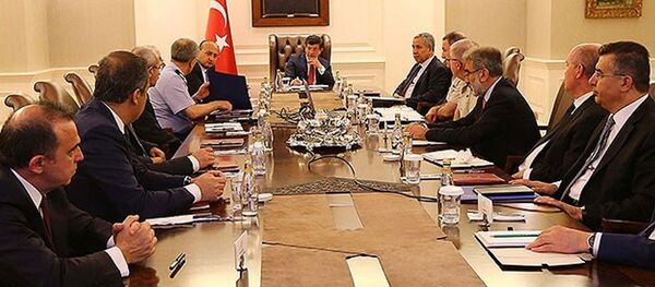 Türkiye Başbakanı Ahmet Davutoğlu başkanlığında Çankaya Köşkü'nde toplantı yapılıyor. - Sputnik Türkiye