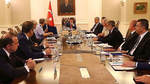 Türkiye Başbakanı Ahmet Davutoğlu başkanlığında Çankaya Köşkü'nde toplantı yapılıyor. - Sputnik Türkiye