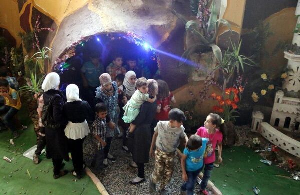 Suriye'de yeraltı çocuk parkı - Sputnik Türkiye