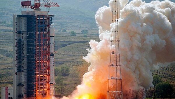 Çin uzaya iki uydu daha gönderdi - Sputnik Türkiye