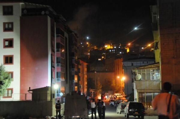 Polis lojmanlarına 3 ses bombası atıldı. - Sputnik Türkiye