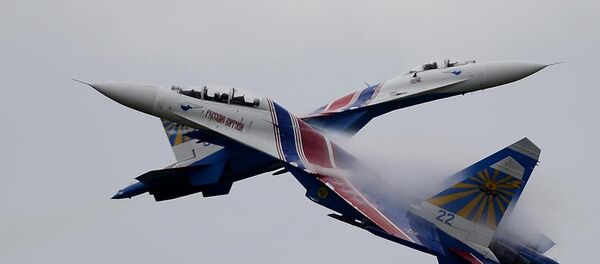 Uluslararası Ordu Oyunları 2015'de Rusya Hava Kuvvetlerinin akrobasi timi Rus Şövalyeleri gösteri sundu - Sputnik Türkiye