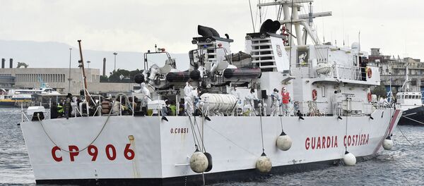 İtalya'da bir mülteci gemisi - Sputnik Türkiye