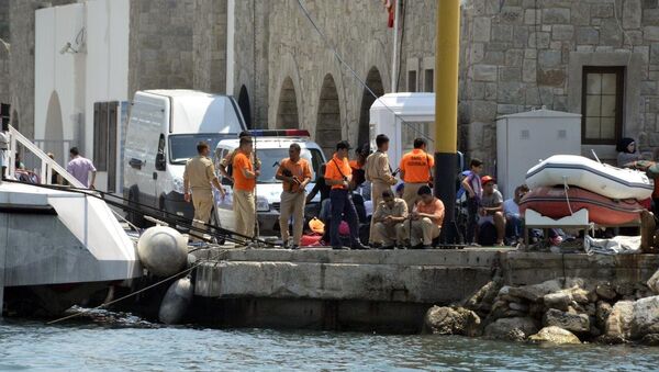 Bodrum'da kaçakları taşıyan bot battı - Sputnik Türkiye