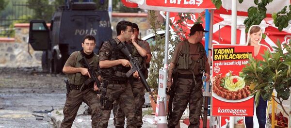 Sultanbeyli'deki polis merkezine saldırı Sultanbeyli'deki polis merkezine saldırı - Sputnik Türkiye