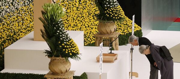 Japonya İmparatoru Akihito- Japonya İmparatoriçesi Miçiko - Sputnik Türkiye