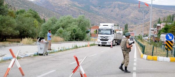Erzurum'da PKK'lıların minibüse ateş açması - Sputnik Türkiye
