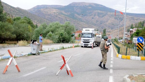 PKK'lıların minibüse ateş açması - Sputnik Türkiye