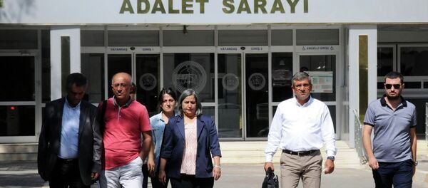 Diyarbakır'da 'öz yönetim' açıklaması yapan belediye başkanları adliyede - Sputnik Türkiye