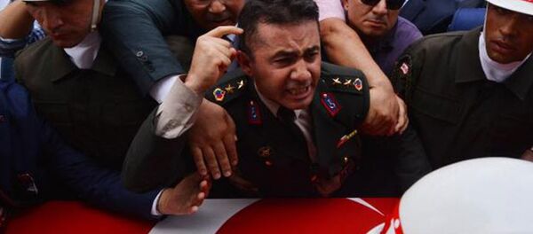 Şehit yüzbaşının yarbay ağabeyi isyan etti - Sputnik Türkiye