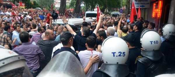 HDP Kocaeli il örgütü binası saldırı HDP Kocaeli il örgütü binası saldırı - Sputnik Türkiye