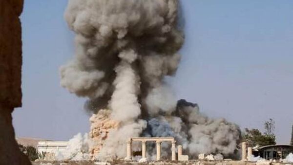 IŞİD Palmira'daki tapınağın patlatılma görüntülerini yayınladı - Sputnik Türkiye