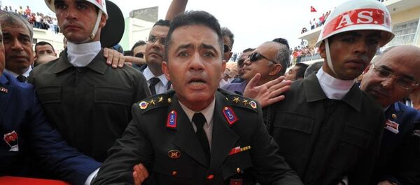 Şehit Yüzbaşı Alkan son yolculuğuna uğurlandı - Sputnik Türkiye