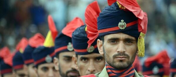 Keşmir’deki kutlamalara 10 bin kişilik Bakshi stadyumu ev sahipliği yaptı. Keşmir’deki kutlamalara 10 bin kişilik Bakshi stadyumu ev sahipliği yaptı. - Sputnik Türkiye