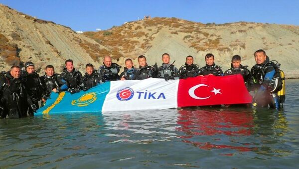 Kazak polislerin dalış eğitimi Türk meslektaşlarından - Sputnik Türkiye