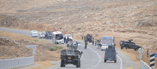 Şırnak'ta polis servisine bombalı saldırı Şırnak'ta polis servisine bombalı saldırı - Sputnik Türkiye