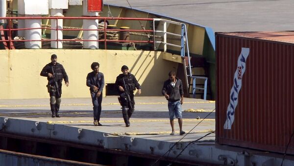 Türkiye'den Libya'ya giden gemide silah yakalandı - Sputnik Türkiye