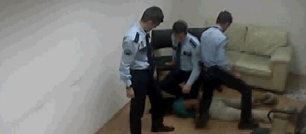 Atatürk Havalimanı'nda polis ABD'li kadını öldürdü Atatürk Havalimanı'nda polis ABD'li kadını öldürdü - Sputnik Türkiye