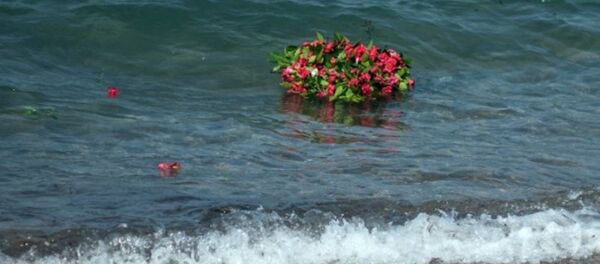 Küçük Aylan, cansız bedeninin vurduğu sahilde anıldı - Sputnik Türkiye