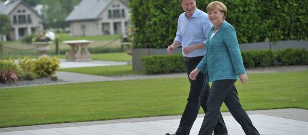 Almanya Başbakanı Angela Merkel - İngiltere Başbakanı David Cameron - Sputnik Türkiye