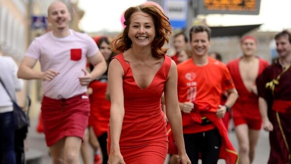 Moskova'da ‘Kırmızı Elbise' 2015 koşusu - Sputnik Türkiye