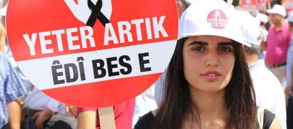 Diyarbakır'da STK'lardan PKK'ya silahları bırak çağrısı - Sputnik Türkiye