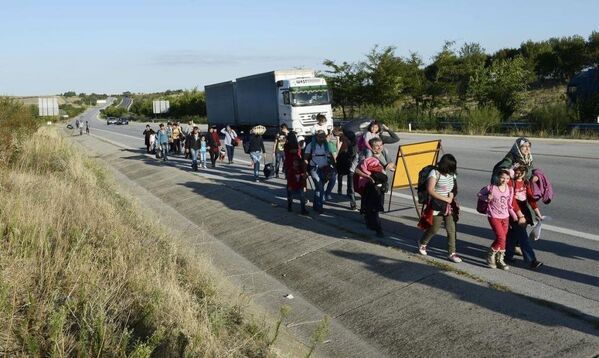 Edirne'den Yunanistan'a gitmek isteyen sığınmacılar - Sputnik Türkiye