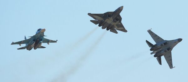 Su-34 ve Su-35 avcı uçakları - Sputnik Türkiye