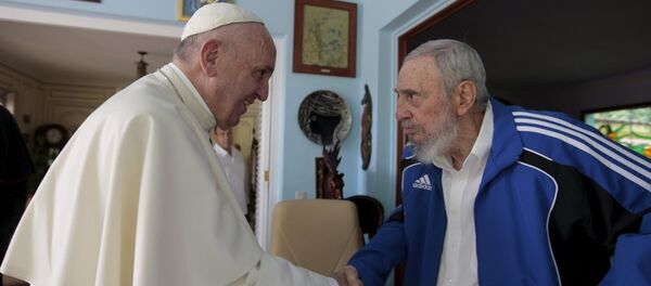 Papa Francis- eski Küba lideri Fidel Castro - Sputnik Türkiye