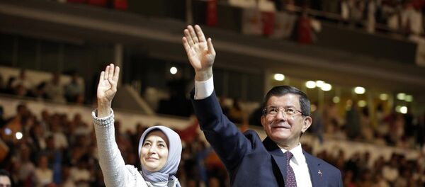 Ahmet Davutoğlu ve Sare Davutoğlu - Sputnik Türkiye