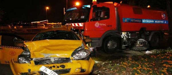 İstanbul trafik kazası - Sputnik Türkiye