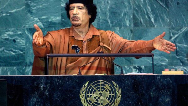 Muammer Kaddafi'nin 75 dakikalık konuşmasını tercüme eden çevirmen baygınlık geçirdi. - Sputnik Türkiye