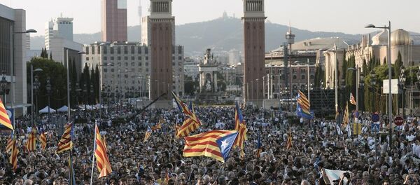 Katalonya'da bağımsızlık yanlısı Junts pel Si (Evet için Birlik) ittifakı, seçim kampanyasının son gününde Barcelona'daki fuar alanında büyük bir miting düzenledi. - Sputnik Türkiye