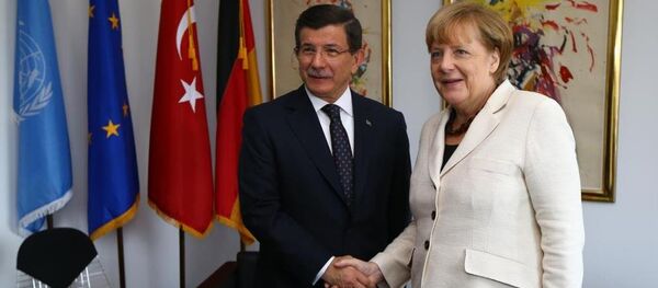 Ahmet Davutoğlu, Angela Merkel - Sputnik Türkiye