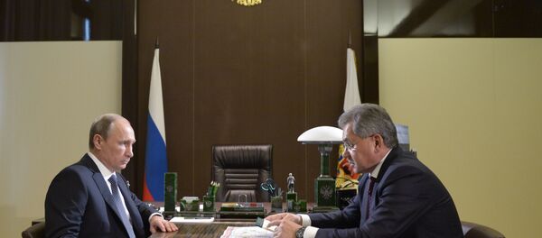 Rusya Devlet Başkanı Vladimir Putin - Rusya Savunma Bakanı Sergey Şoygu - Sputnik Türkiye