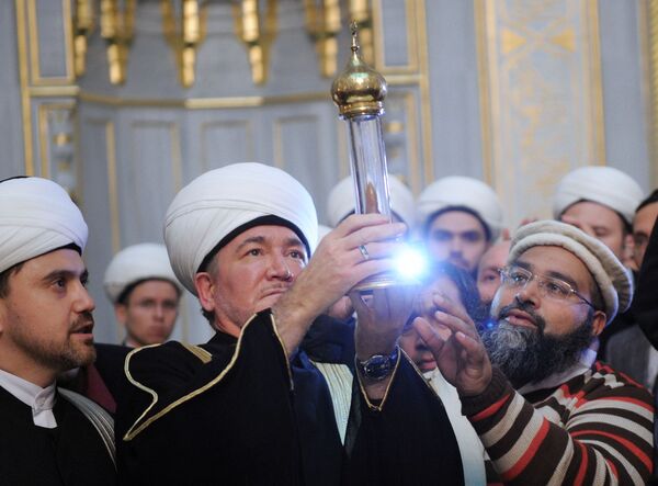 Hz. Muhammed'in saç teli Moskova Ulu Camii'de - Sputnik Türkiye