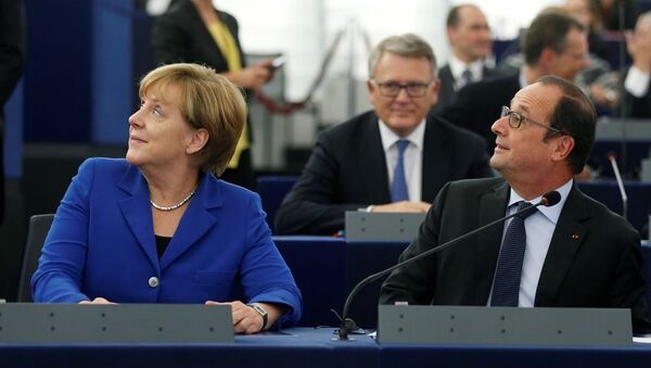 Angela Merkel ve François Hollande Avrupa Parlamentosu'nda - Sputnik Türkiye