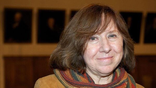 Nobel Edebiyat Ödülü Svetlana Aleksiyeviç - Sputnik Türkiye