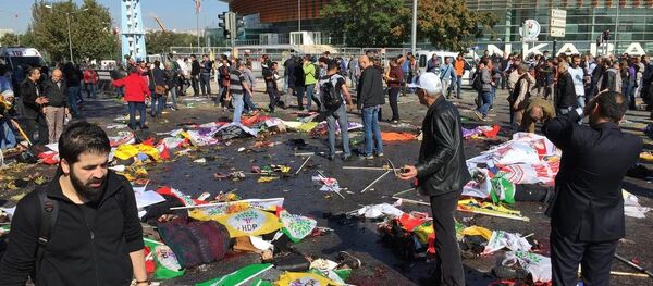 Patlamanın HDP kortejinin yakınlarında gerçekleştiği gelen bilgiler arasında. Patlamanın HDP kortejinin yakınlarında gerçekleştiği gelen bilgiler arasında. - Sputnik Türkiye