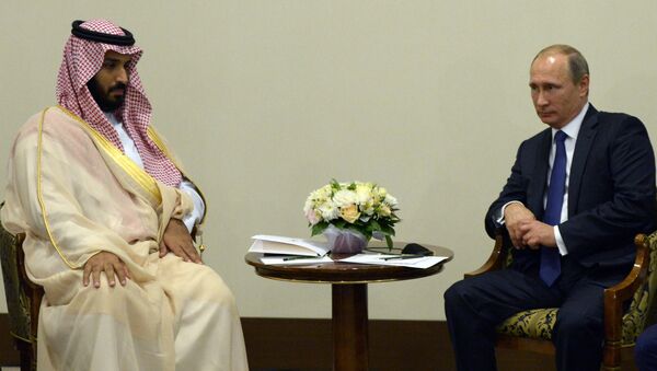 Vladimir Putin ve Suudi Arabistan Savunma Bakanı Prens Muhammed bin Salman - Sputnik Türkiye