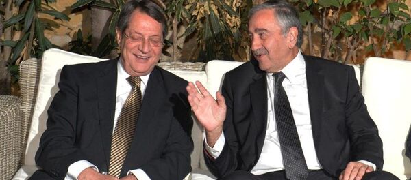 KKTC Cumhurbaşkanı Mustafa Akıncı ve  Rum lider Nikos Anastasiadis - Sputnik Türkiye