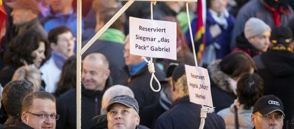 PEGIDA Almanya'nın Dresden kentinde gösteri yaptı - Sputnik Türkiye