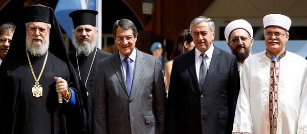 Mustafa Akıncı ve Nikos Anastasiadis Ara Bölge'de bir araya geldi - Sputnik Türkiye