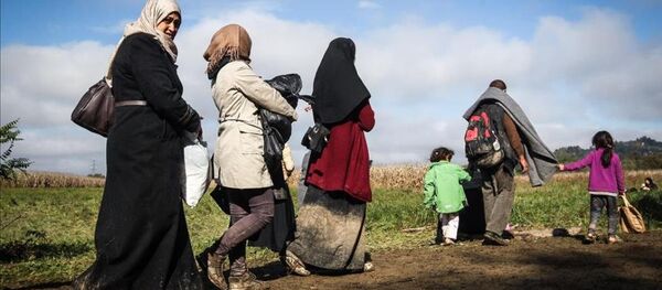 Avrupa'daki sığınmacıların zorlu yürüyüşü - Sputnik Türkiye